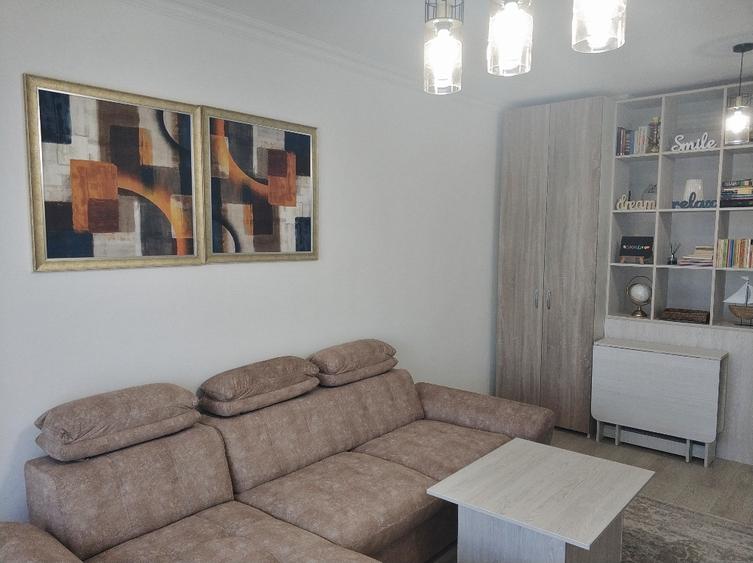 Mamaia -- Apartament nou, cu vedere la mare si loc de parcare