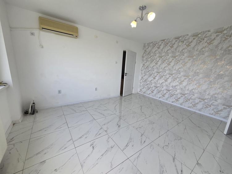 Particular, vand apartament 3 camere proaspat renovat Stefan cel Mare