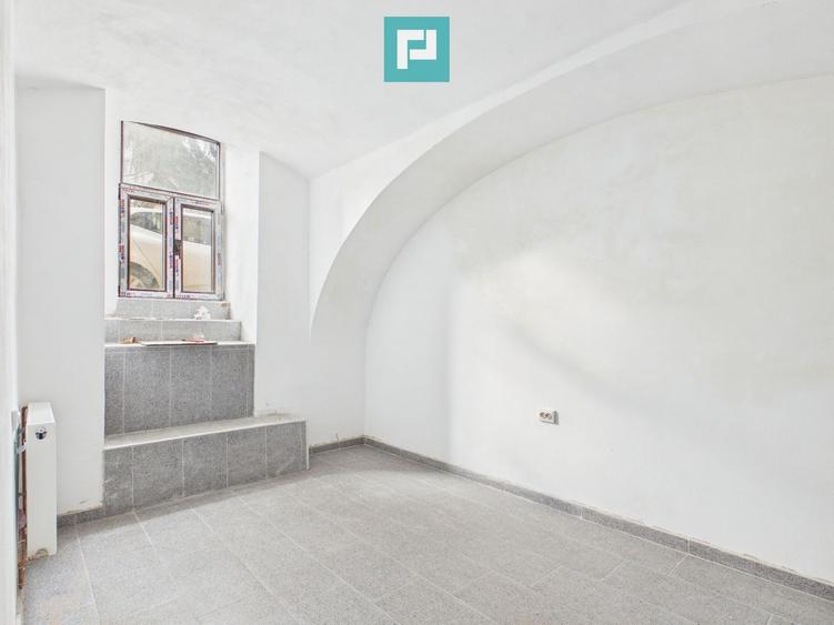 Apartament trei camere strada Cozia