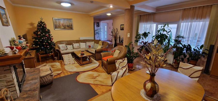 Casa cu 912mp teren 5 camere strada asfaltata