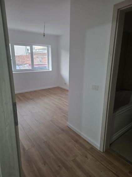 Apartament 3 camere cu 2 bai , tripane , incalzire pardoseala,stradal Giurgiului