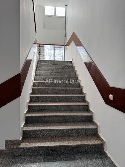 De inchiriat Birou  200 euro - 4