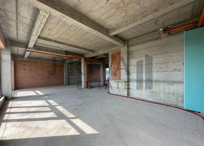 Spatiu comercial, 210 mp, locuri de parcare, Giroc