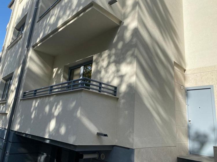 Inchiriere apartament 3 camere in vila renovata consolidata 2023 Piata Cotroceni