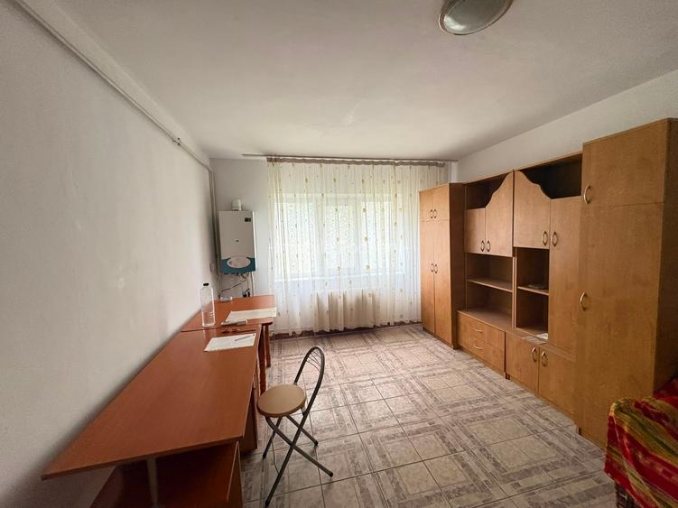 Spatiu comercial de inchiriat - 100 mp - Sud - 10