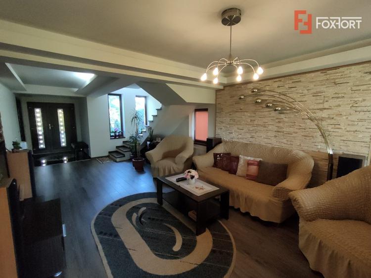 Casa individuala cu 5 camere de vanzare in Sag - ID V155