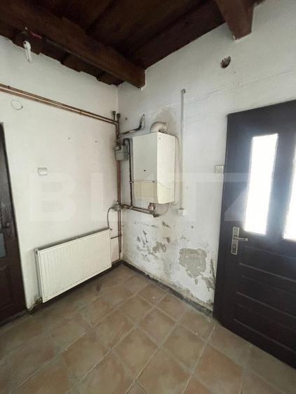 Casa cu 5 incaperi, 580mp, zona Carpati 1
