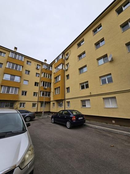 Vand apartament 3 camere decomandat Orastie
