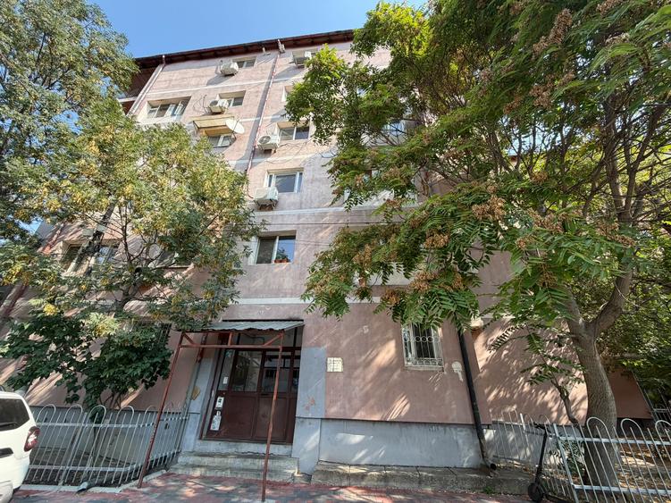 Garsoniera Fizicienilor Bloc 1982 Reabilitat Parter Inalt 15 Min Metrou