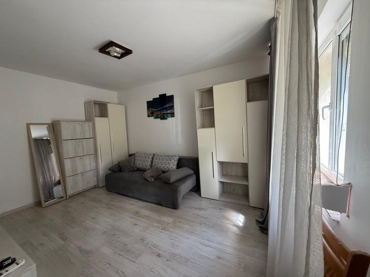 Garsoniera , parter zona Tomis Nord