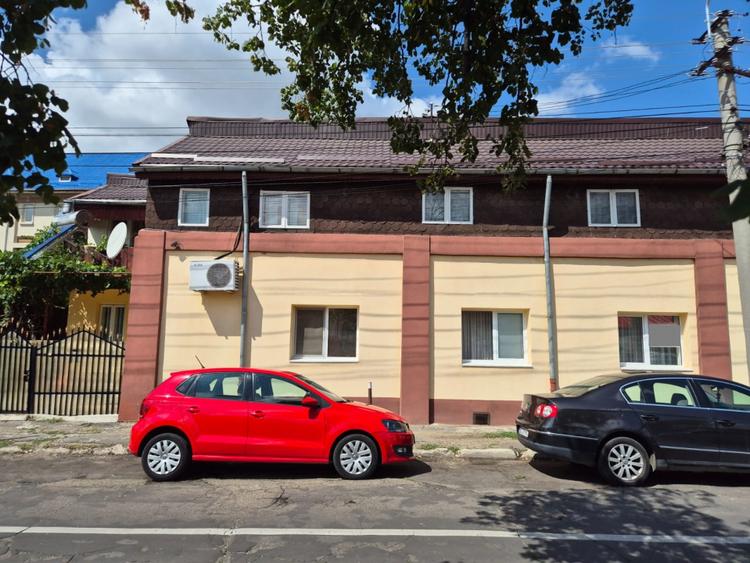 Buzau Casa langa liceul Hasdeu, langa pe str. Plevnei