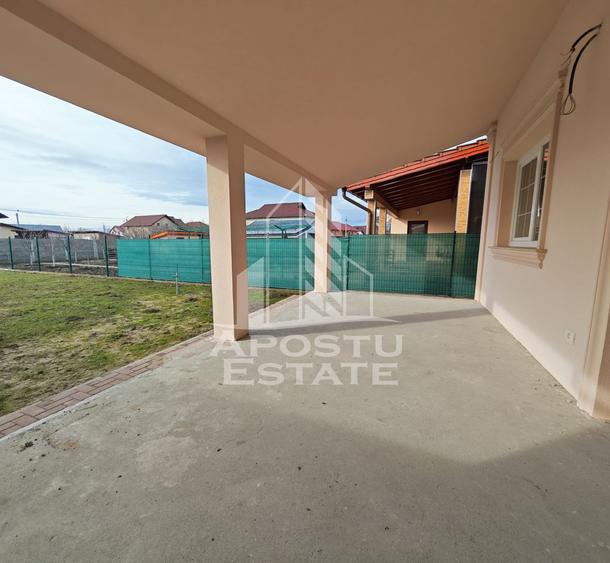 Duplex deosebit de vanzare, 4 camere, 3 bai si bucatare inchisa, Sag, Timis