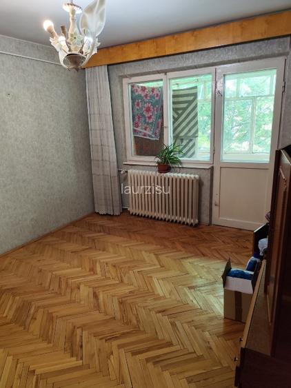 Propietar Vand apartament 3 Camere, Decomandate, Baie cu geam, 64m2 , Mazepa  - 7