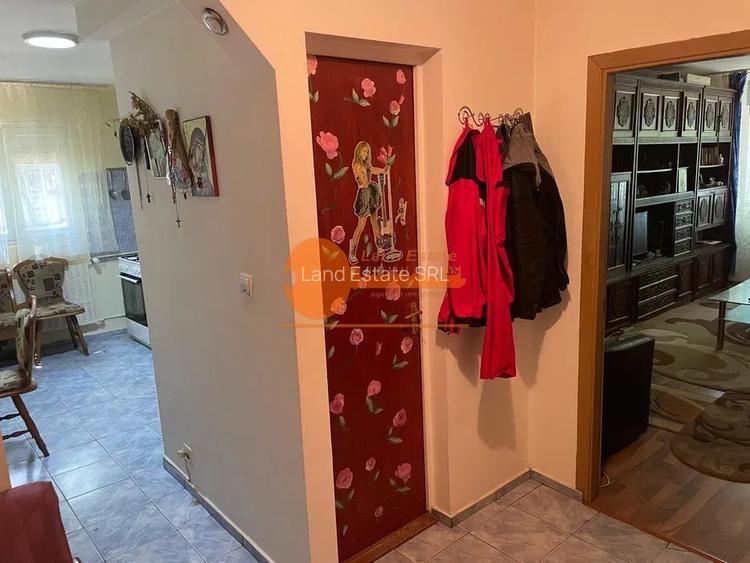 2 Camere Crangasi(Bloc Reabilitat-6 Minute de Metrou) - 4