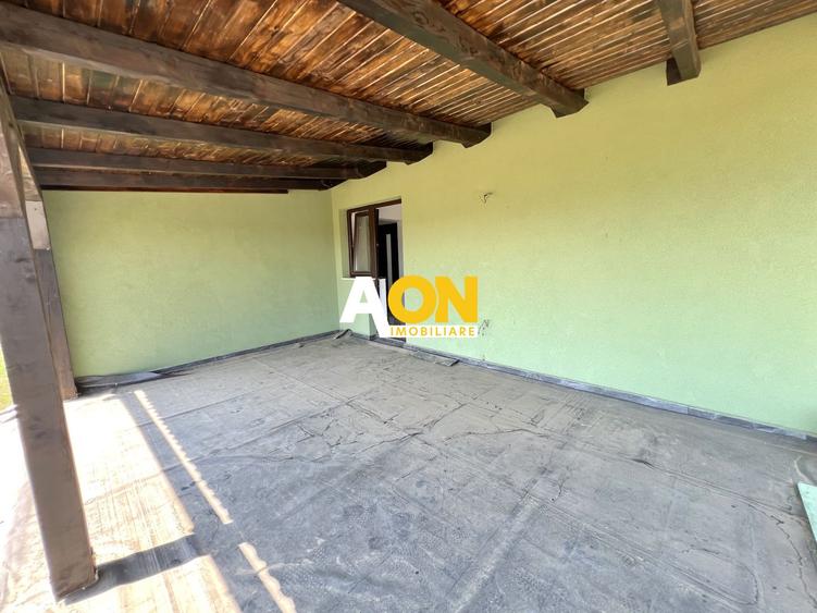 Casa individuala cu 4 camere, 2 bai, terasa, 800mp teren, Sp+P+1E