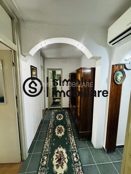 3 decomandate, centrala, 1 Mai - 110 000 Euro