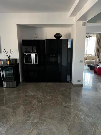 Eleganță Atemporală: Duplex Exclusiv de 200 mp, Complet Amenajat Premium, Garaj