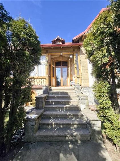 Oportunitate de investitie | Vila superba de vanzare| Ultra-Central Sinaia|