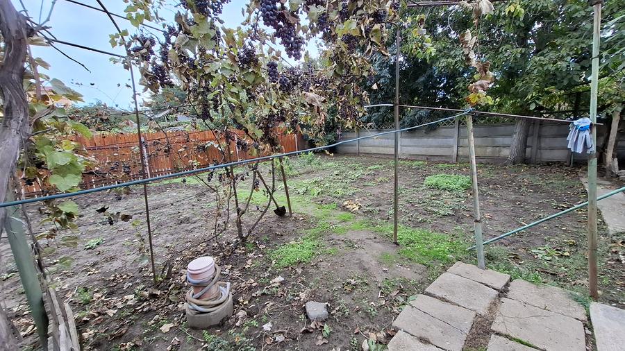 KM 5 - casa 4 cam + teren 686 mp (constructie renovabila)