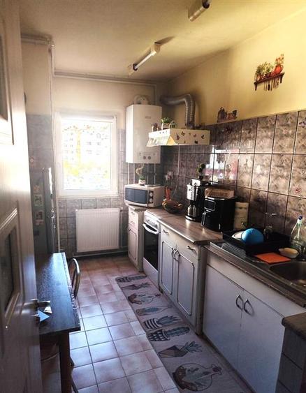 Apartament 3 camere decomandat 2 balcoane zona Calea Poplacii