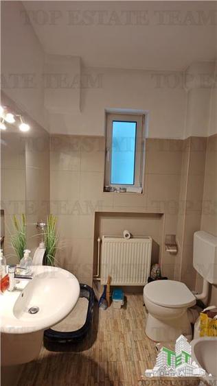Apartament de 3 camere ultracentral, 2 intrari, lift cu acces privat, pod pentru