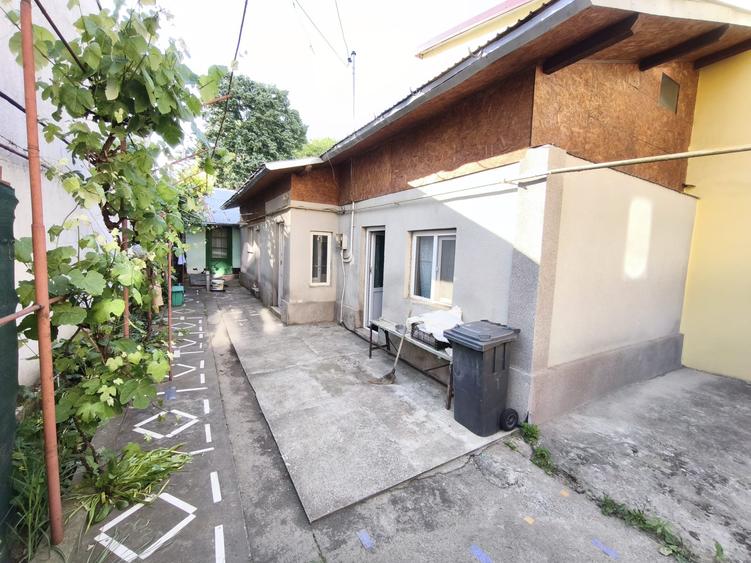 ROANDY-Casa la un pret accesibil plus teren - zona Sala Sporturilor