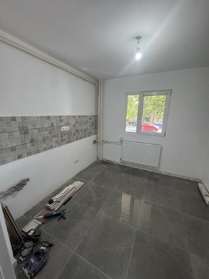 Apartament 2 camere in zona Vitan (fostul Prosper) pretabil si spatiu comercial