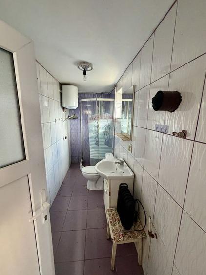 Casă cu 4 camere si teren 7727 mp Blidari