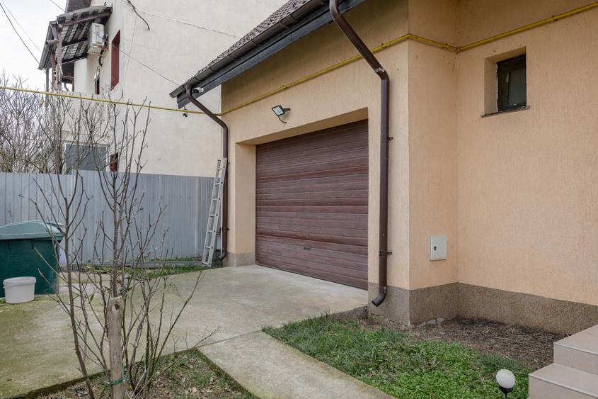 Vila individuala cu teren 500 mp si garaj acoperit | Curte 300 mp | 5 camere