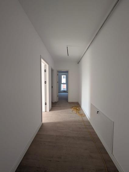 Apartament 2 camere, bucatarie separata, bloc cu lift, zona Tineretului