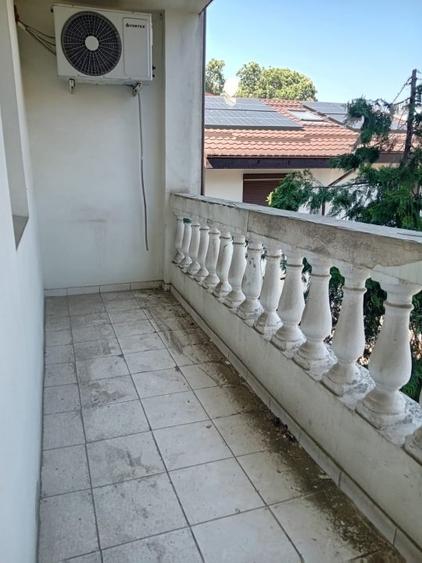 Vila spatioasa cu centrala si curte proprie - Parcul Carol