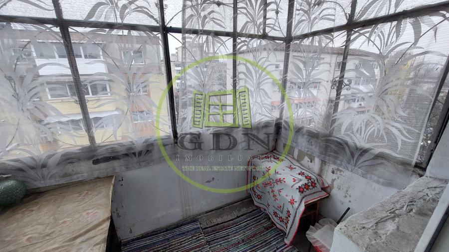 Apartament 2 camere, semidecomandat, 42mp, Craiovita, zona Scoala Elena Farago