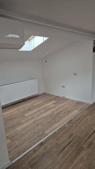Proprietar, inchiriez spatiu pentru birouri si sala sedinte,150 mp+balcon+depoz.