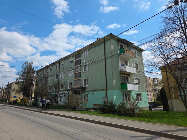 Apartament excelent pt CASA DE AMANET , SCHIMB VALUTAR , birouri