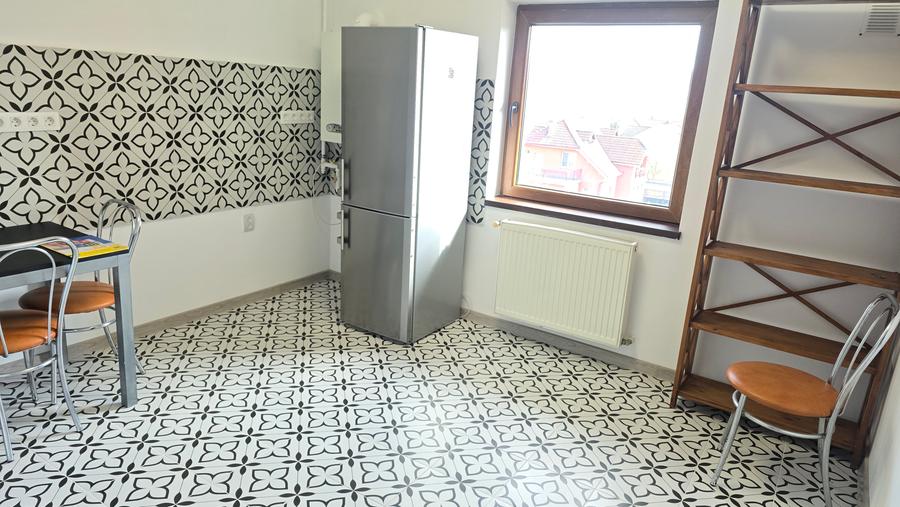 Vand apartament cu 2 camere decomandat in Deva, bloc de caramida din anul 2008,