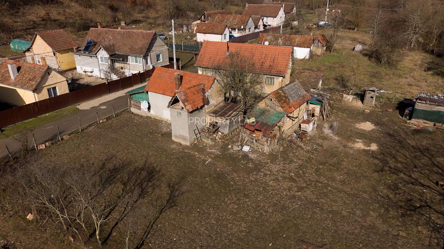 Casă cu teren de 284mp in Șoimoș - 2