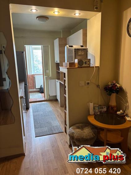 Apartament 3 camere decomandat Micro 17 – mobilat și utilat.