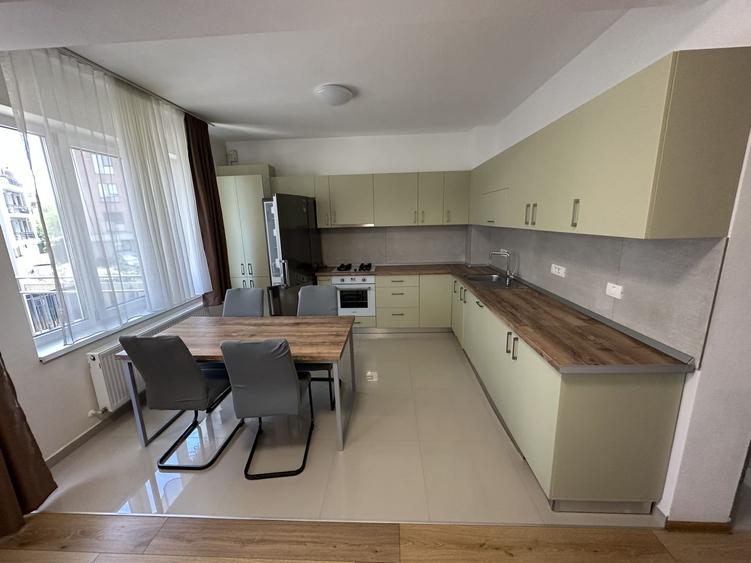 APARTAMENT DEOSEBIT