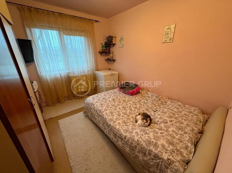Etaj 2! Apartament 4 camere 2 băi, Tatarasi, decomandat