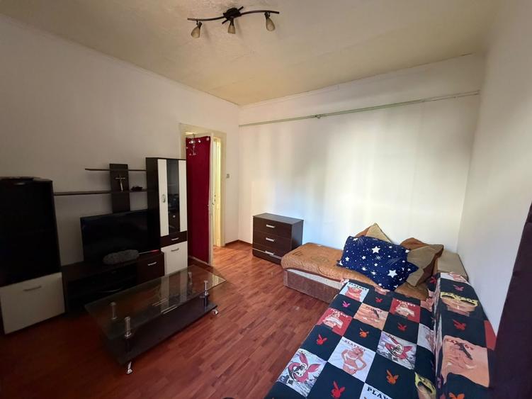 Garsonieră Zona Centrală - Popa Nan Acces la curte și centrală proprie