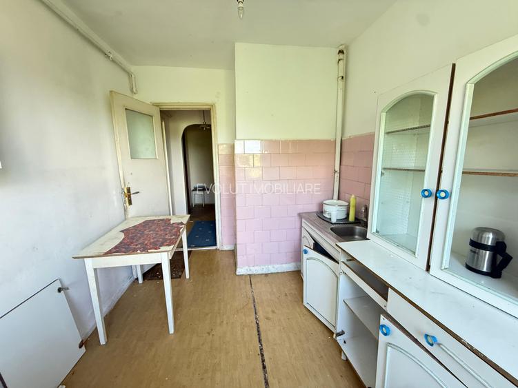 Apartament 3 camere decomandat spatios Medgidia, zona VS-uri - 5