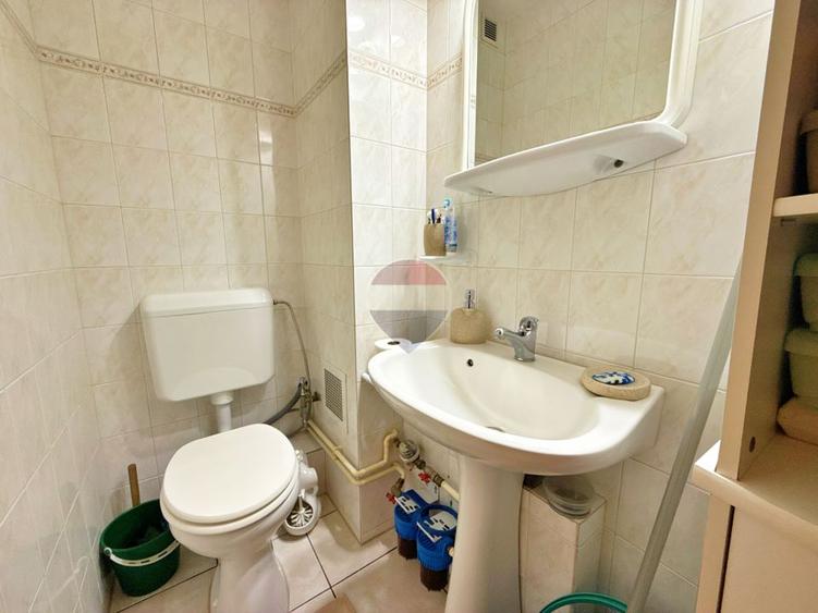 Apartament decomandat cu 3 camere, 2 balcoane și boxă