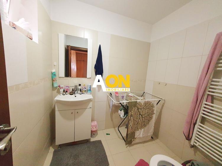 Casa pt 2 familii sau pt. clinica medicala, 8 camere, 486 mp teren