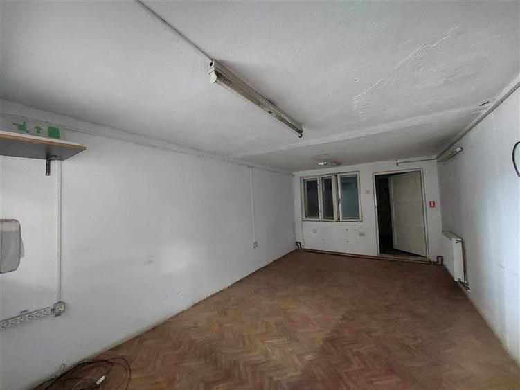 Hala cu rampa din beton, 410 mp sau 860 mp de inchiriat