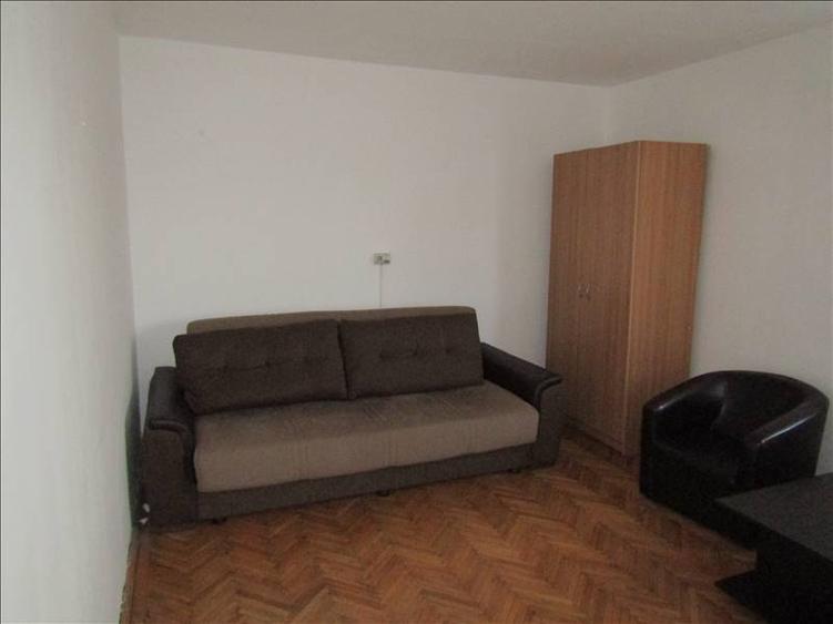Apartament doua camere, decomandat, central , str. Noica