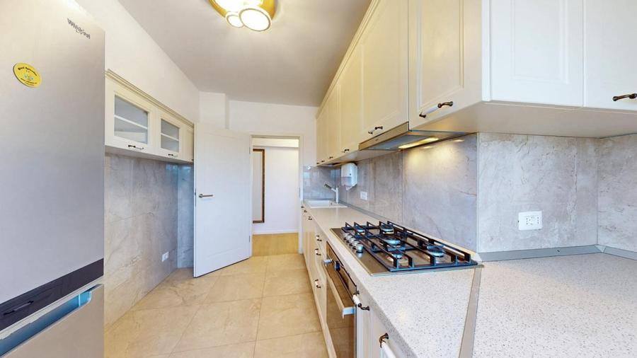 Apartament 4 camere Bd Unirii, renovat, centrala proprie, parcare