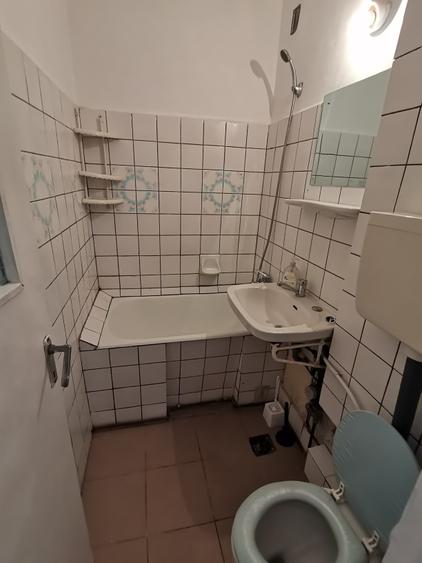 INCHIRIEZ apartament 2 camere semidecomandat,zona Vasile Aaron