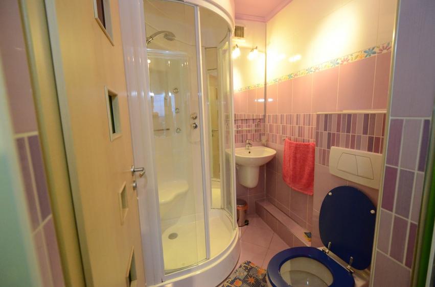 Ap tehnologic & finisari de anvergura, NOU: 1 living-3dorm-4terase-2bai, 120mp