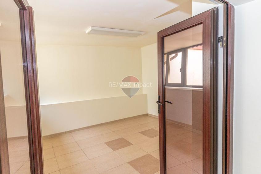 Casa / Vila cu 7 camere de inchiriat în zona Victoriei - 11