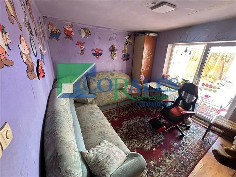 Fabric. 4 camere, centrala proprie! 2 bai si 2 balcoane!